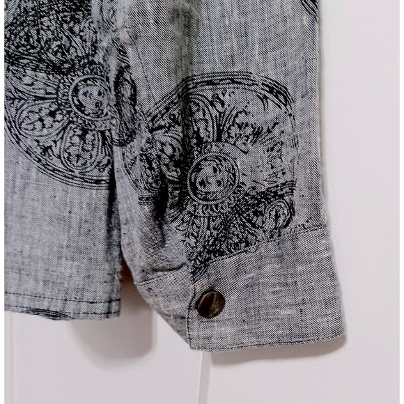 CHICOS Design Gray Black Medallions Snap Front LINEN Long Sleeves Medium Size 1 - Picture 12 of 16